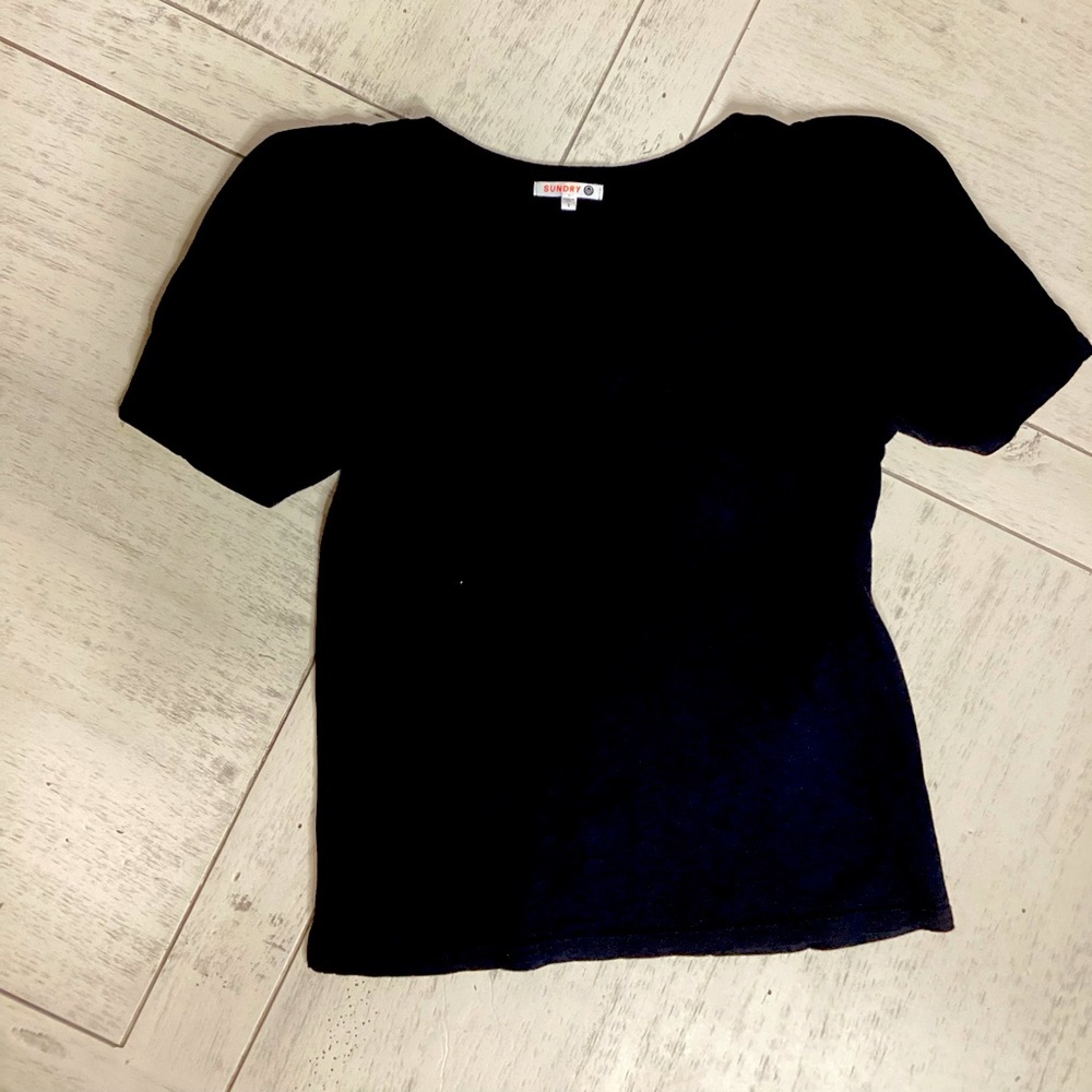Black short sleeve